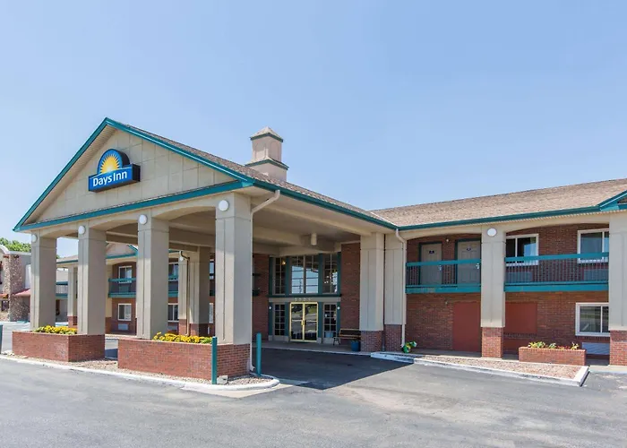 Days Inn By Wyndham Hays