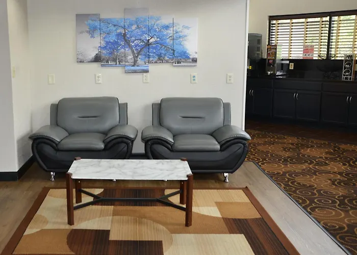 Baymont By Wyndham Santee Motel