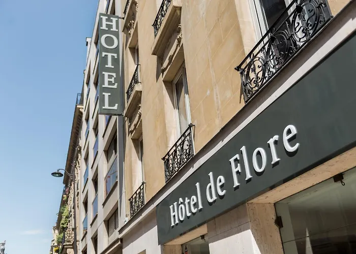 Hotel De Flore - Montmartre Parigi