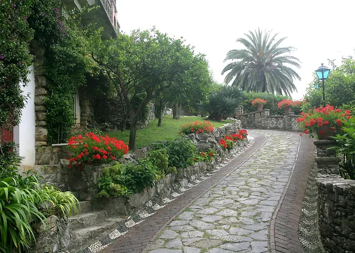 Hotel La Vela-Castello Il Rifugio