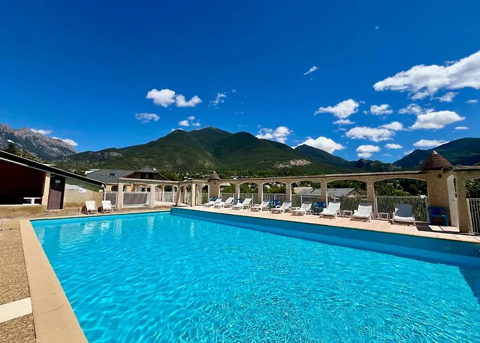 Hotel Le Catinat Fleuri à Guillestre