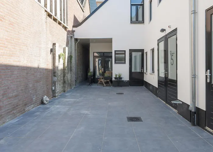 Petite Room With Wifi, Ac, And Shared Kitchen Tilburg