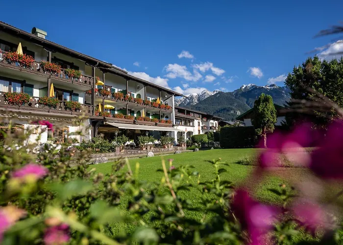 Parkhotel Wallgau 4 Sterne Superior Alpenjuwel mit Spa Genuss, Golf&Wellness in der Karwendel-Region Tradition trifft Eleganz im stilvollen Rückzugsort