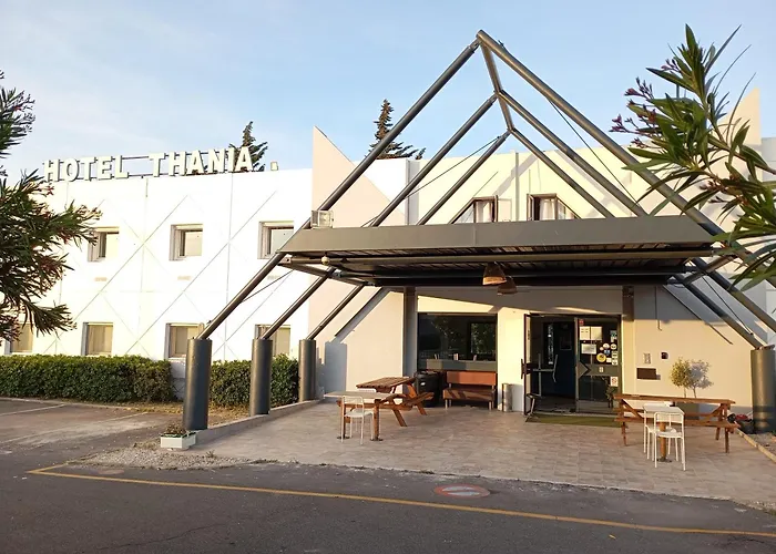 Hotel Thania
