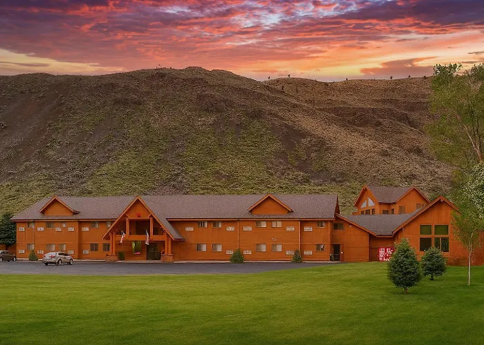 Yellowstone Village Inn And Suites Gardiner