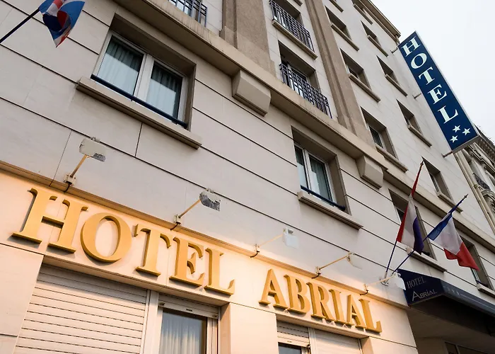 TRIBE Paris Batignolles