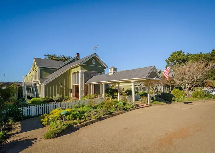 The Hill House Inn