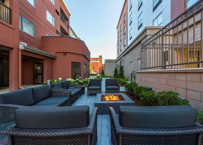 Courtyard Worcester