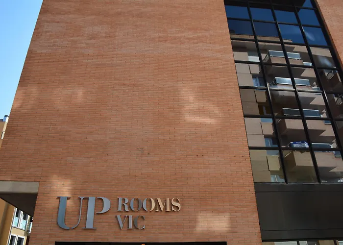 Up Rooms Vic Hotel
