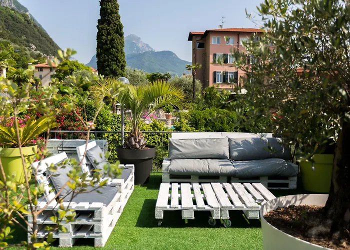 Hotel Canarino Riva del Garda