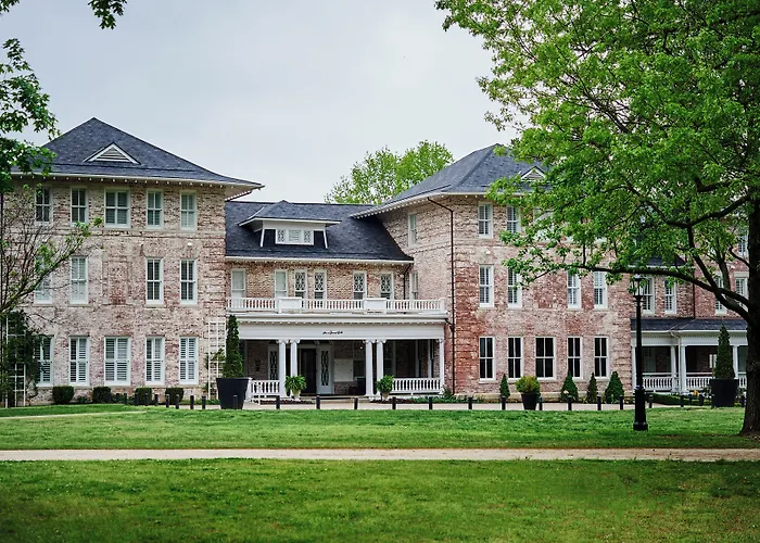 Inn At Carnall Hall