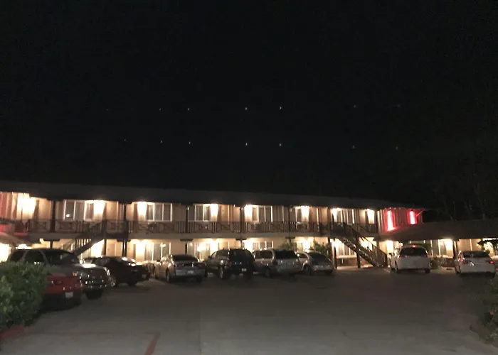 Red Bluff Inn