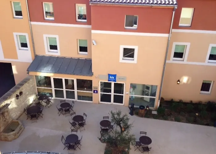 First Inn Hotel