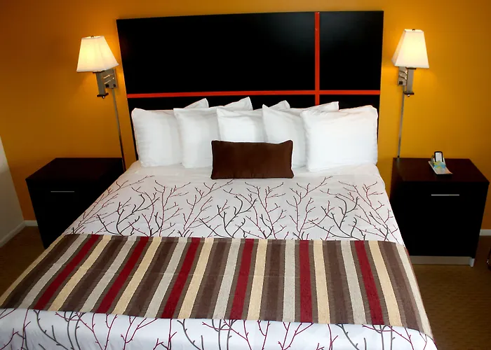 Chaparral Motor Inn