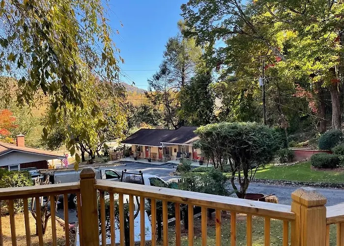 Mountain Aire Cottages, Inn & Glamping Clayton