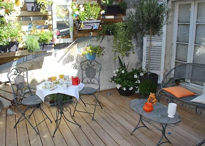 Une Chambre en Ville Saintes