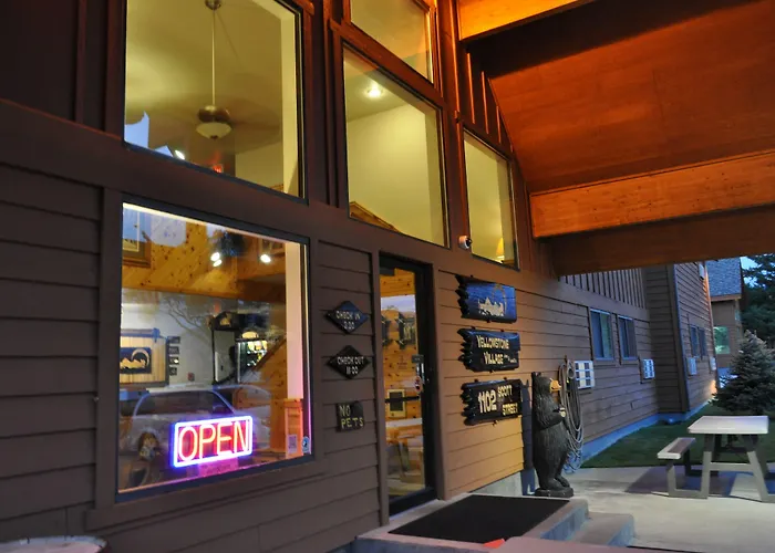 Yellowstone Village Inn And Suites Gardiner