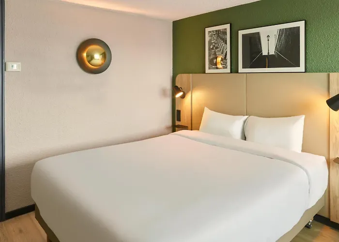 Hotel Campanile Saint-Germain-En-Laye