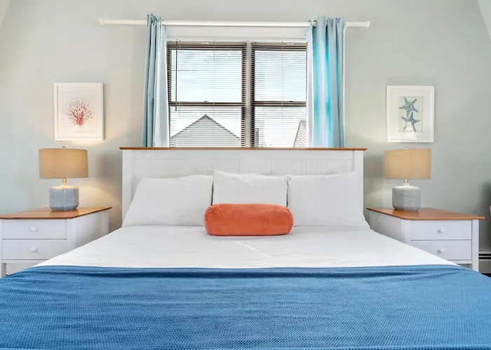 The Lighthouse Inn & Suites
