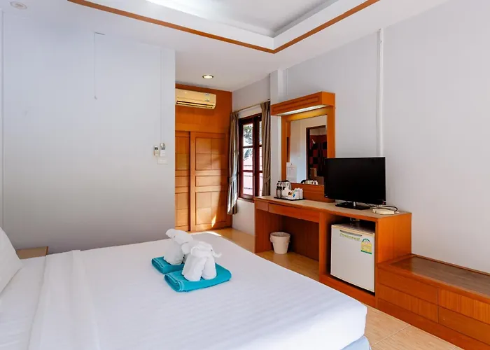 Tonsai Bay Resort