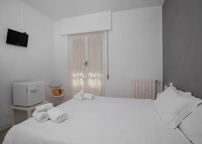 Hotel Bacco Rooms&Breakfast Pietra Ligure