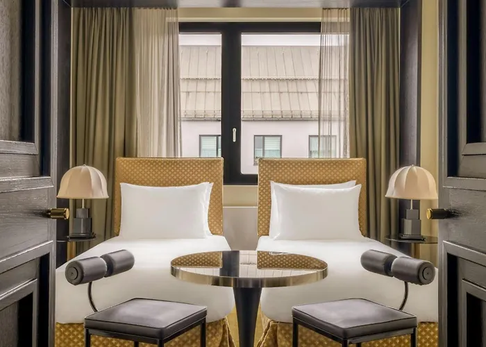 Roomers Munich, Autograph Collection