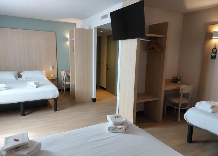 B&B HOTEL Troyes Magasins d'usine