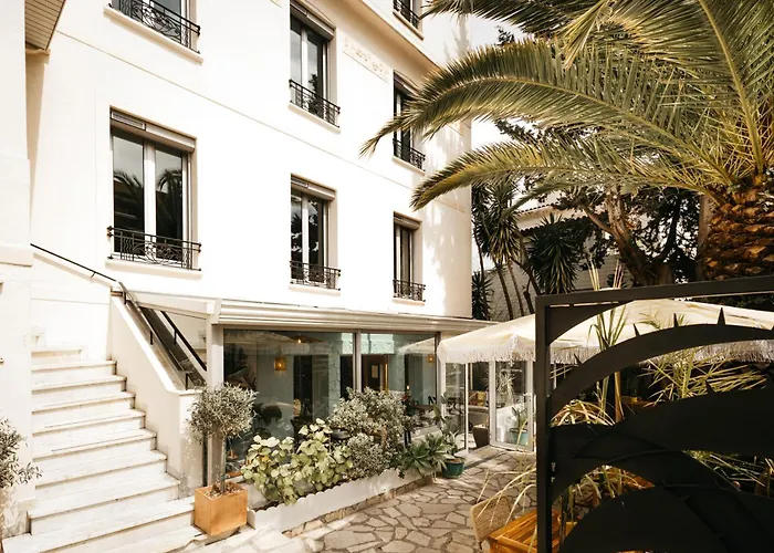 Hôtel Le Petit Castel