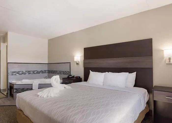 Rodeway Inn Branson, Brick House