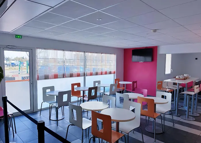 Hotel HubOne3 Istres