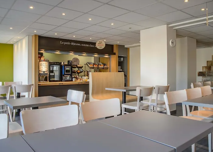 B&B HOTEL Nîmes Ville Active, parking sécurisé gratuit
