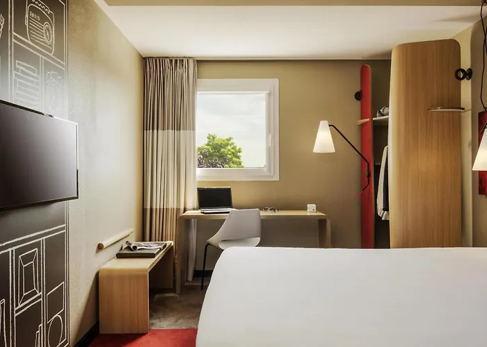 Hotel Ibis Massy