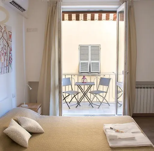 Via Colombo Holiday Rooms
