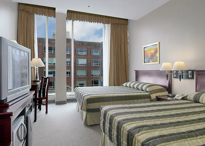 Super 8 By Wyndham Downtown Toronto