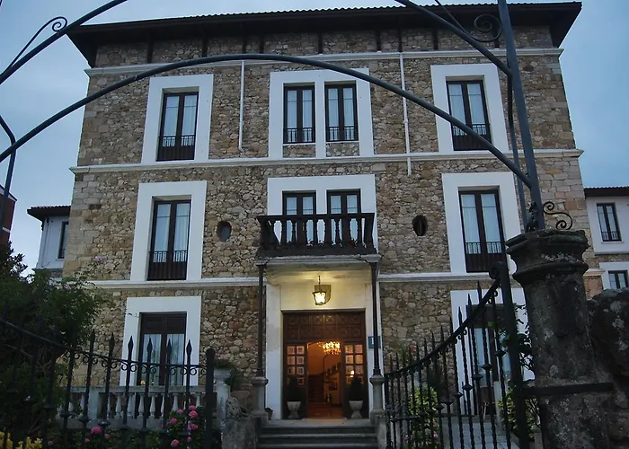 Hotel Luzon