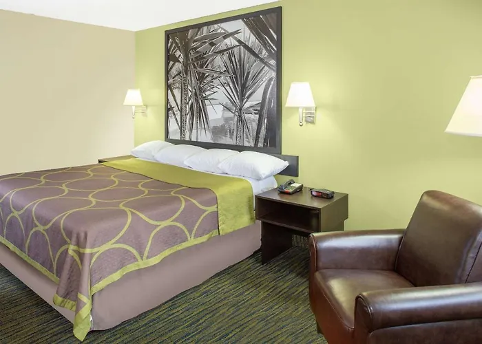 Super 8 By Wyndham Panama City