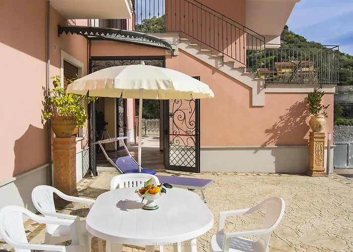 Residence Villa Mare Taormina Letojanni