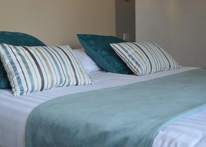 Logis Hotel du Parc-Restaurant - Le Rouget de Lisle Lons-le-Saunier