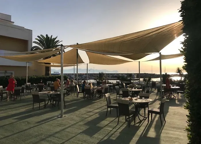Palm Beach Hotel